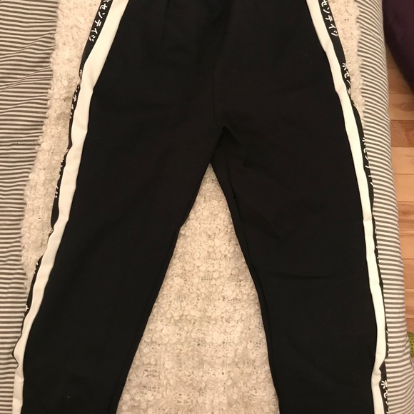 — - Picture 1 of 3